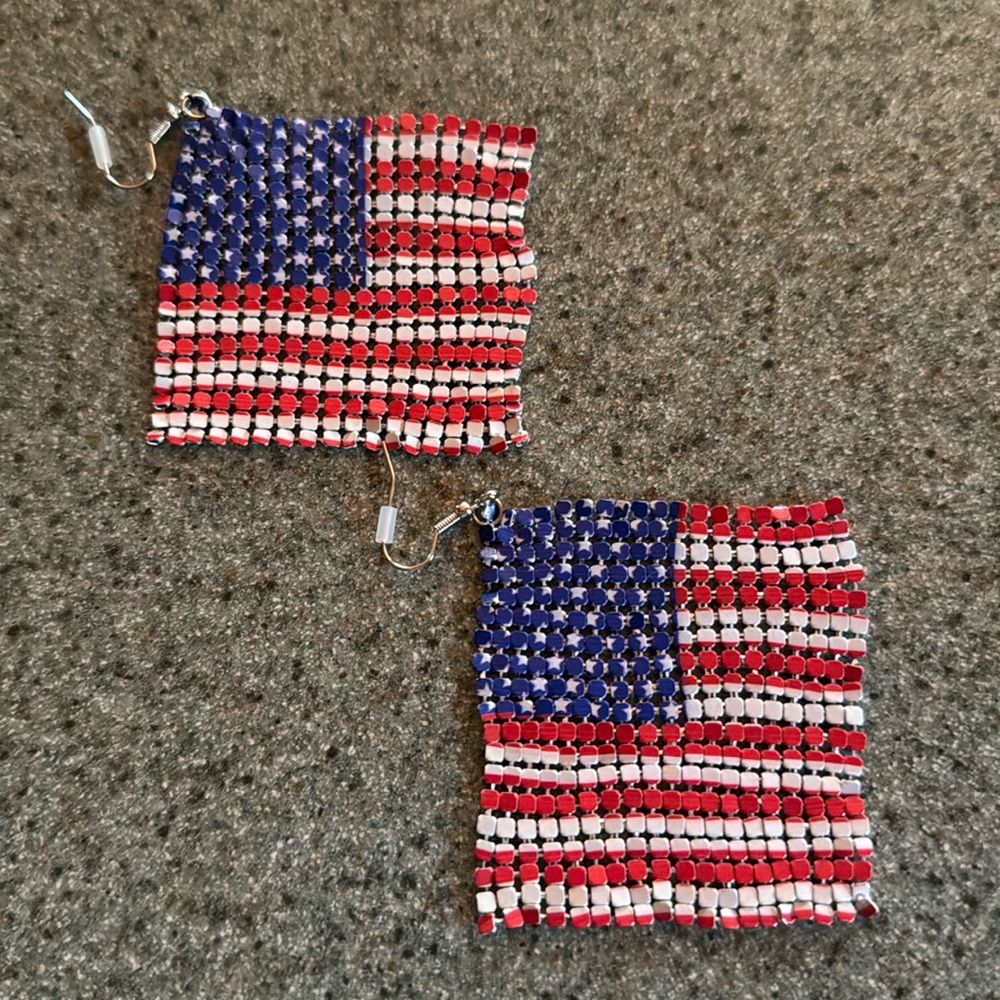 NWOT Liquid Metal Mesh American Flag Earrings